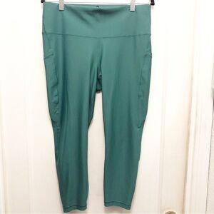 Athleta Interval Stash 7/8 Tight Leggings Size XL Color Green